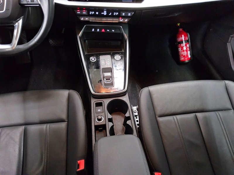 Audi A3 35 TFSI automatik S line • ACC • koža — 6