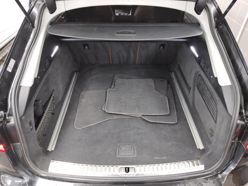 Audi A6 Avant 40 TDI automatik • ACC • Full LED — 12