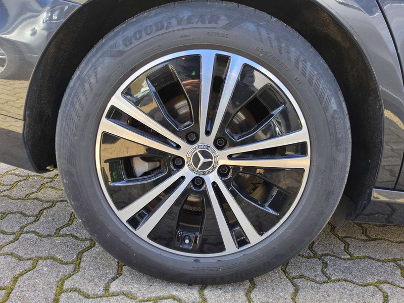 Mercedes-Benz E 220 d karavan automatik • ACC • LED — 11