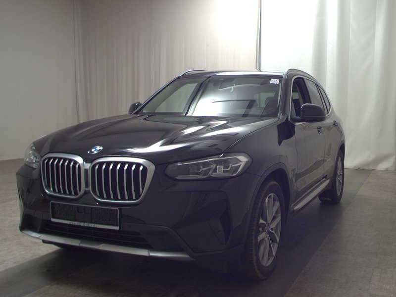 BMW X3 xDrive20d automatik • panorama • ACC • AHK — 2