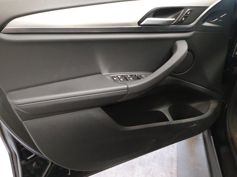 BMW X3 xDrive20d automatik • panorama • ACC • AHK — 5