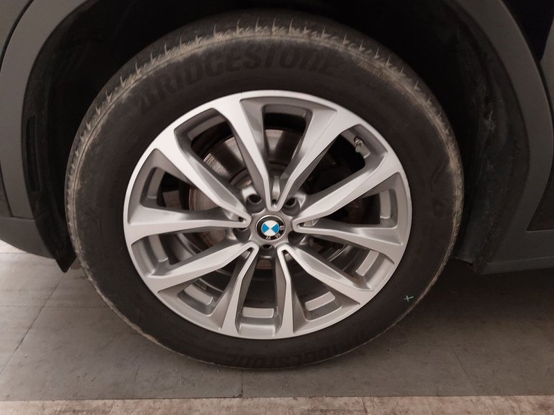 BMW X3 xDrive20d automatik • panorama • ACC • AHK — 8