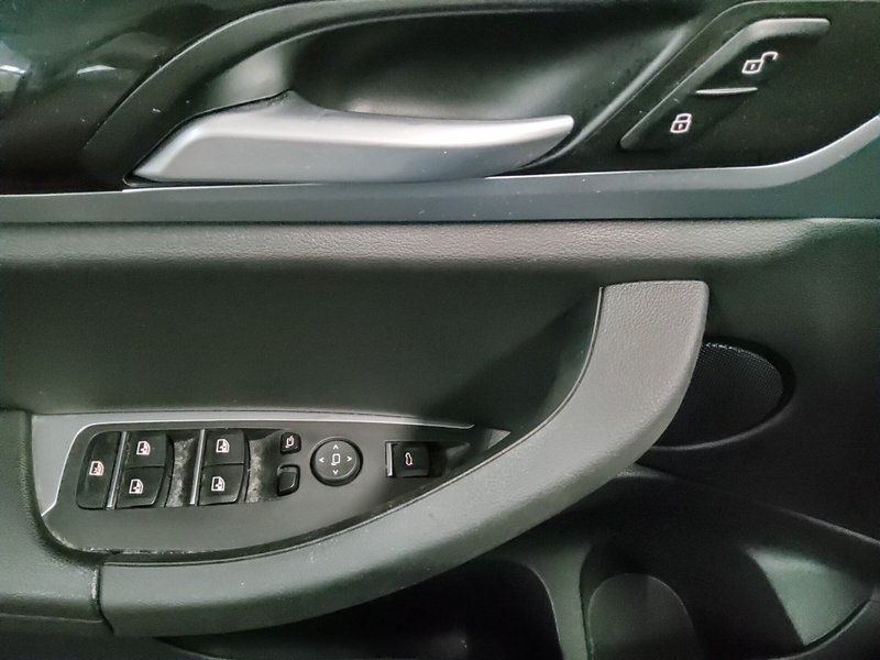 BMW X3 xDrive20d automatik • Full LED — 10