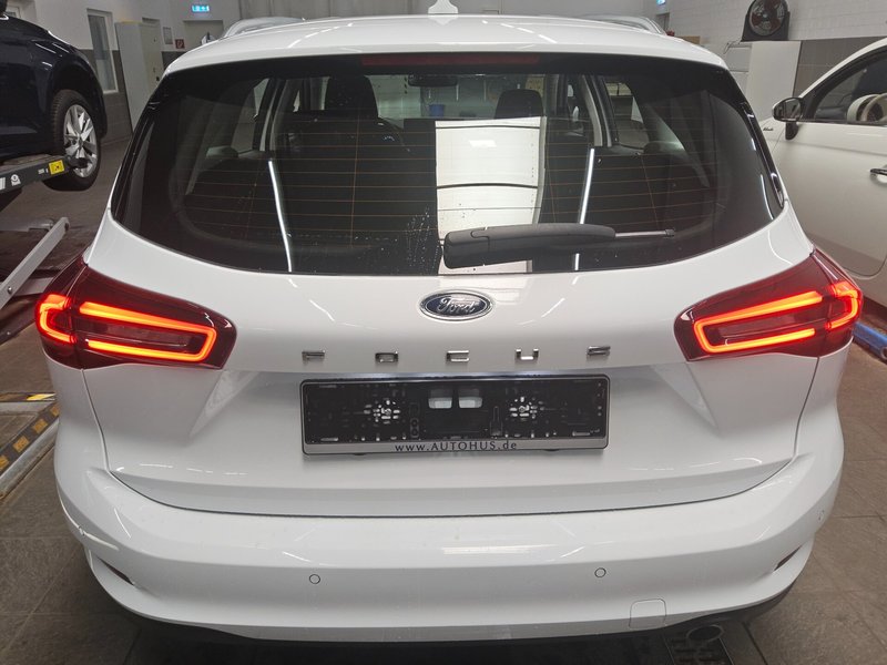 Ford Focus Turnier 1.5 EcoBlue automatik Titanium • LED — 10