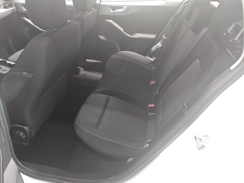 Ford Focus Turnier 1.5 EcoBlue automatik Titanium • LED — 12