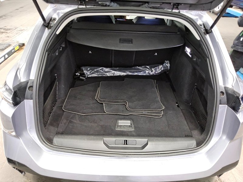 Peugeot 308 1.5 BlueHDI Allure • 360° kamera • ACC — 12