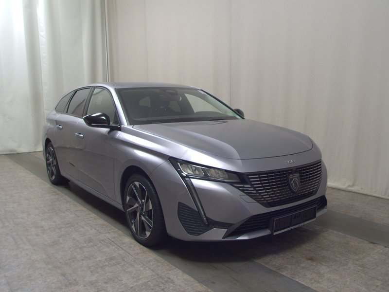 Peugeot 308 1.5 BlueHDI Allure • 360° kamera • ACC — 3