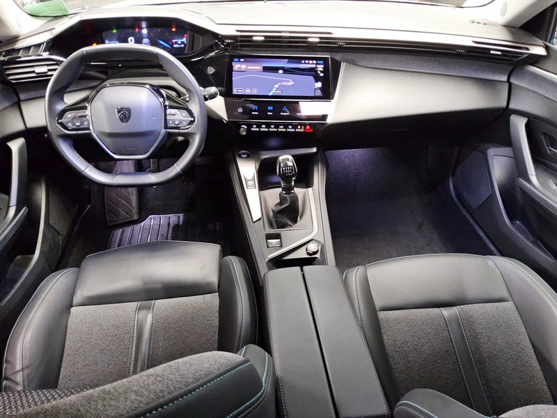 Peugeot 308 1.5 BlueHDI Allure • 360° kamera • ACC — 5