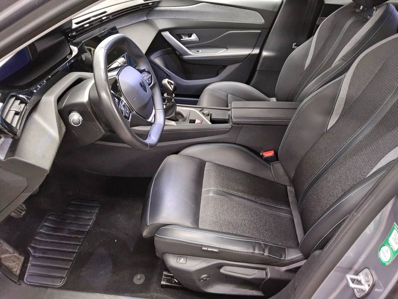 Peugeot 308 1.5 BlueHDI Allure • 360° kamera • ACC — 9
