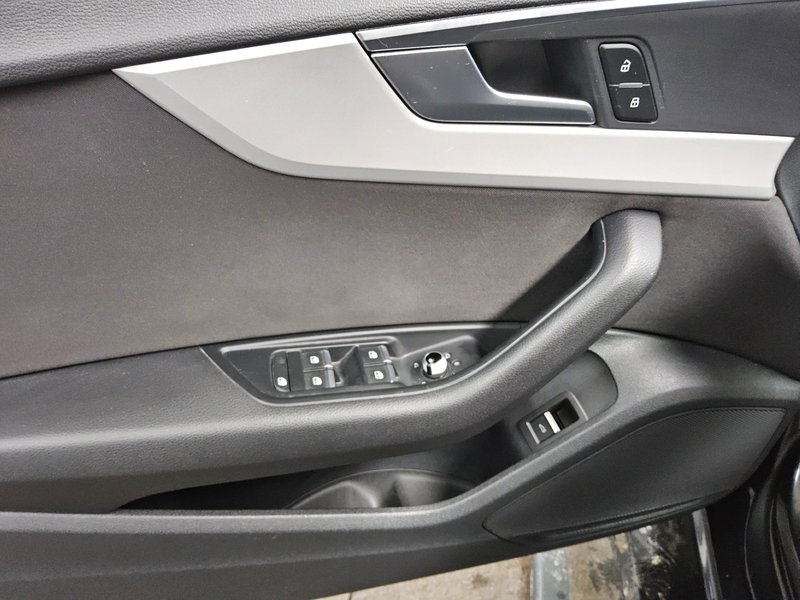 Audi A5 Sportback 35 TDI automatik • Full LED • digitalni instrumenti — 10