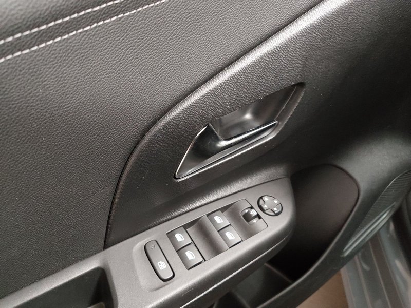 Opel Corsa 1.2 GS Line • panorama • digitalni instrumenti — 5