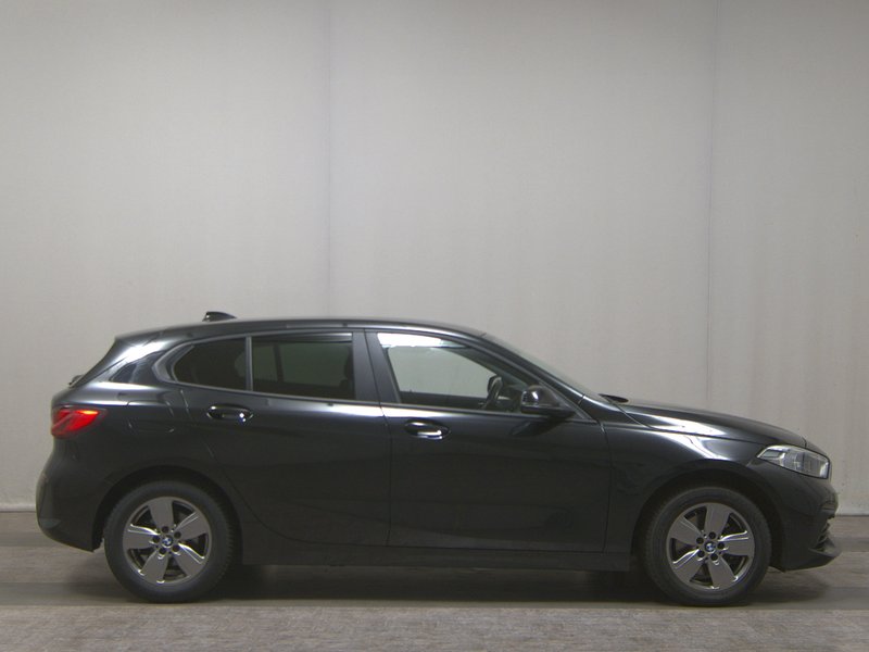 BMW 118i automatik Advantage • ACC • Full LED