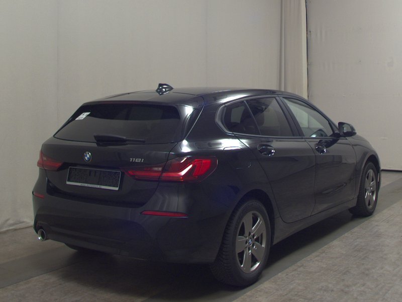 BMW 118i automatik Advantage • ACC • Full LED — 4