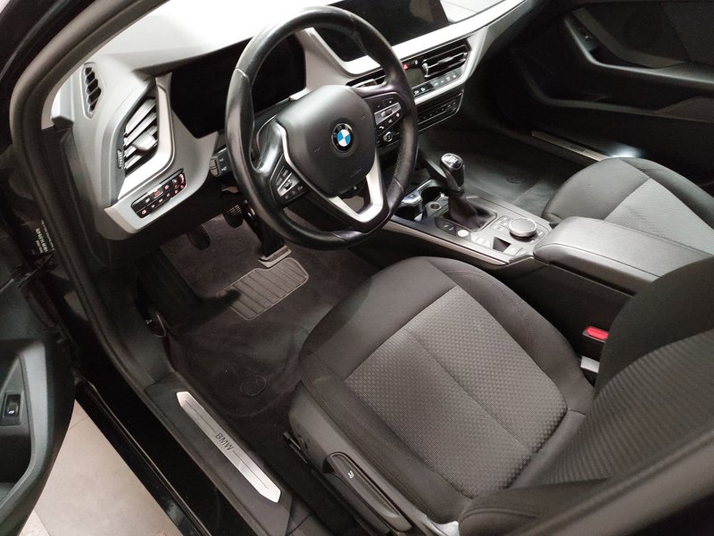 BMW 118i automatik Advantage • ACC • Full LED — 6