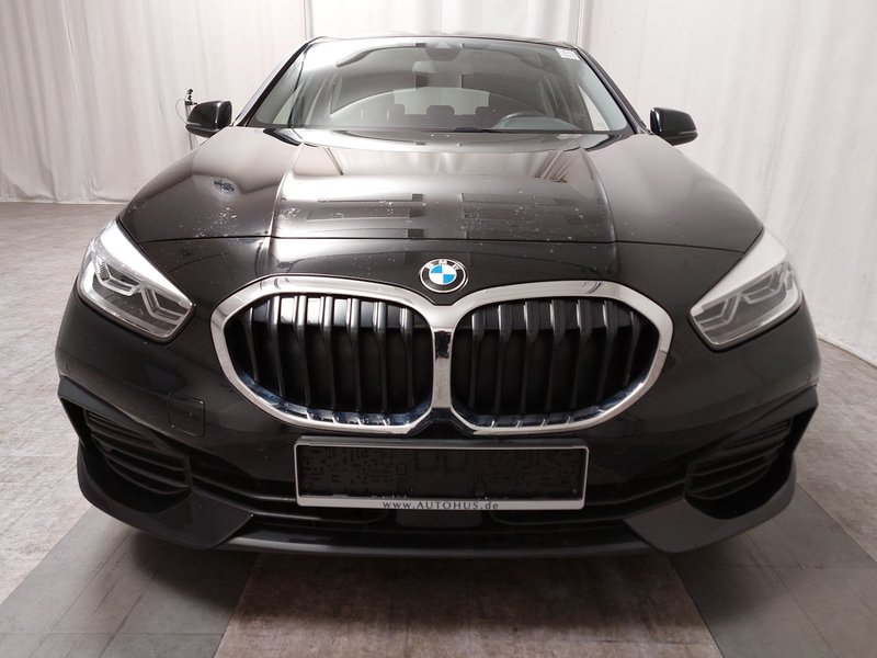 BMW 118i automatik Advantage • ACC • Full LED — 9