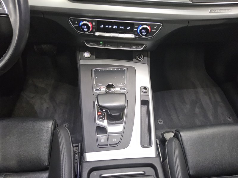 Audi Q5 55 TFSI e quattro automatik S line • ACC • AHK — 6