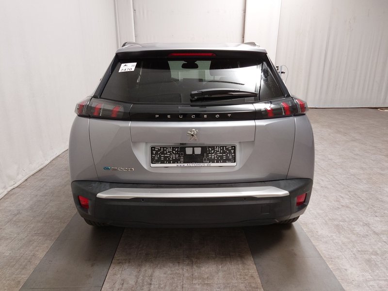 Peugeot e-2008 Allure • Full LED — 14