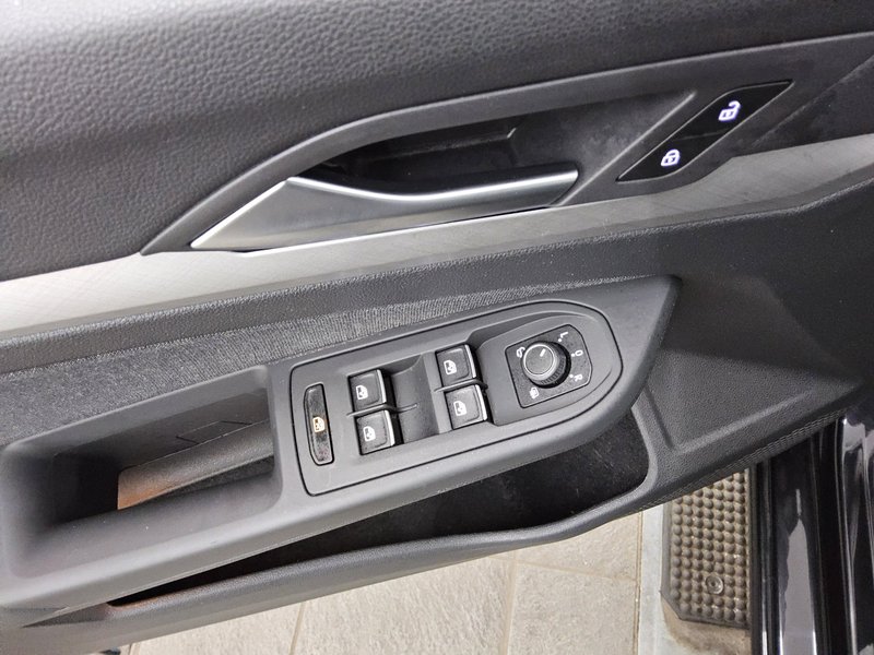 Volkswagen Golf 8 Variant 2.0 TDI automatik • ACC • LED — 10