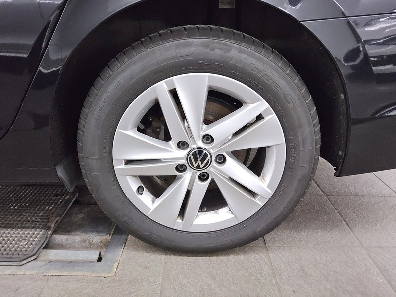 Volkswagen Golf 8 Variant 2.0 TDI automatik • ACC • LED — 11
