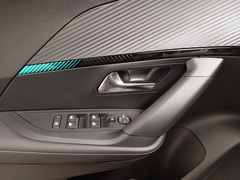 Peugeot 2008 Allure • Full LED — 5