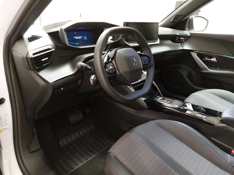 Peugeot 2008 Allure • Full LED — 6