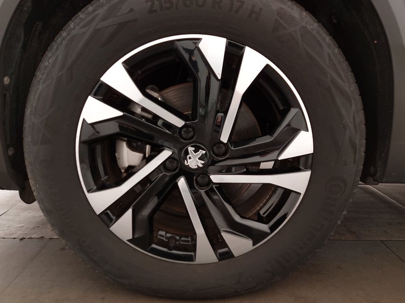 Peugeot 2008 Allure • Full LED — 8