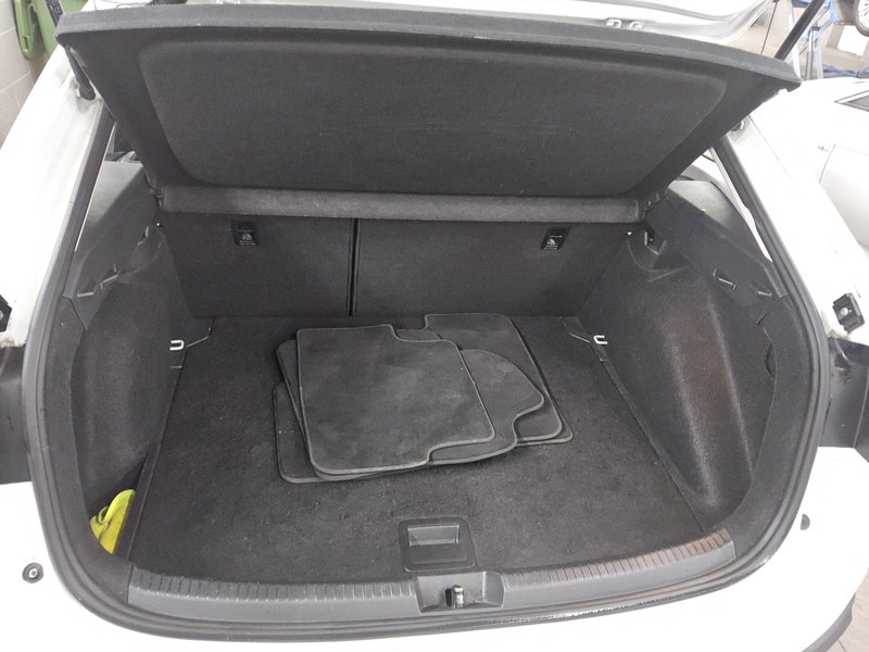 Volkswagen Taigo 1.0 TSI • LED — 12