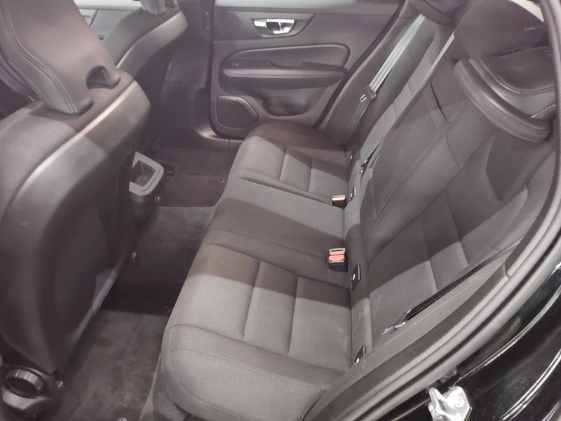 Volvo V60 B3 automatik Momentum • ACC • Full LED — 13