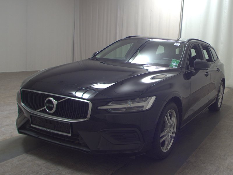 Volvo V60 B3 automatik Momentum • ACC • Full LED — 2