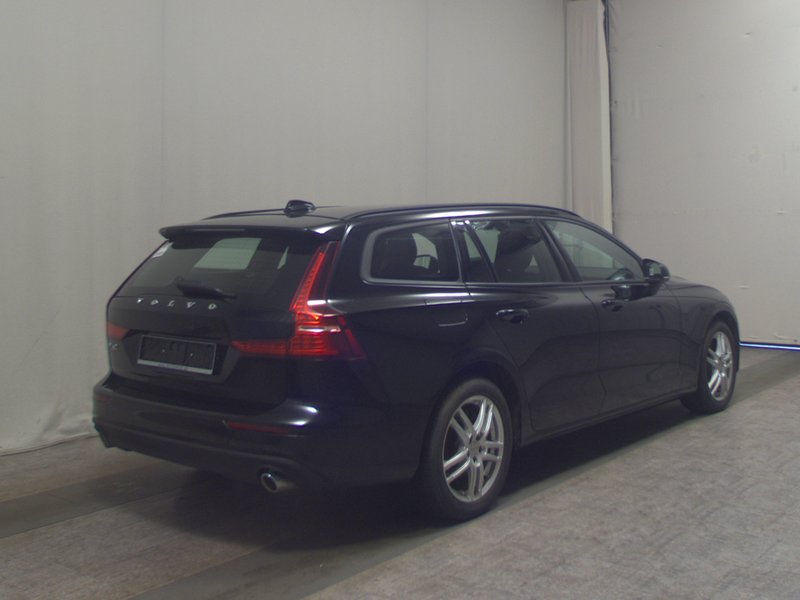 Volvo V60 B3 automatik Momentum • ACC • Full LED — 4