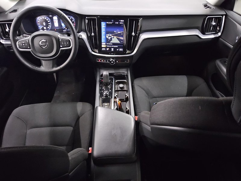 Volvo V60 B3 automatik Momentum • ACC • Full LED — 5