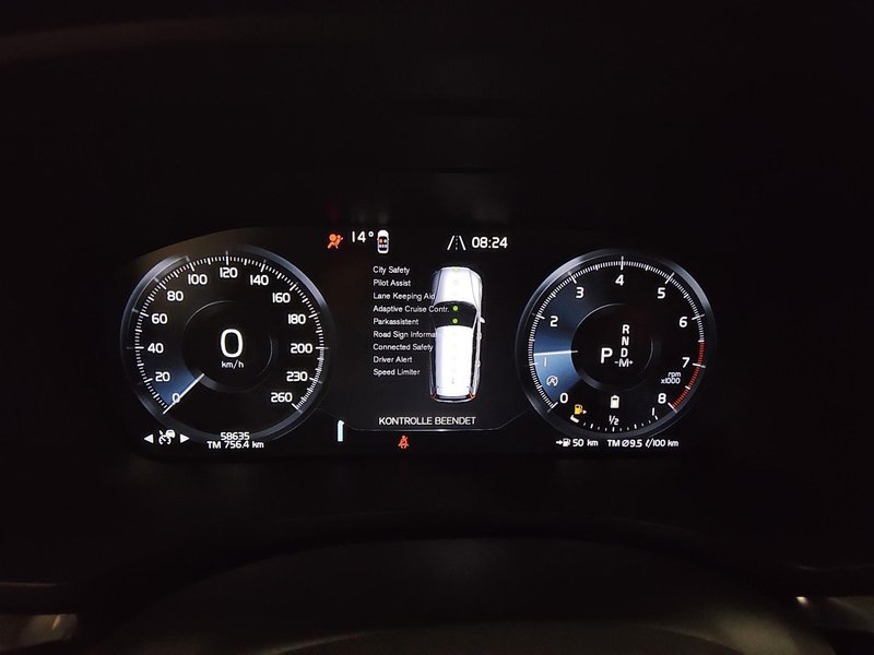 Volvo V60 B3 automatik Momentum • ACC • Full LED — 8
