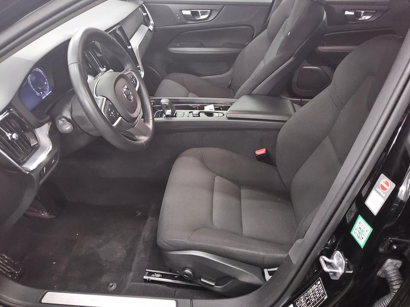 Volvo V60 B3 automatik Momentum • ACC • Full LED — 9