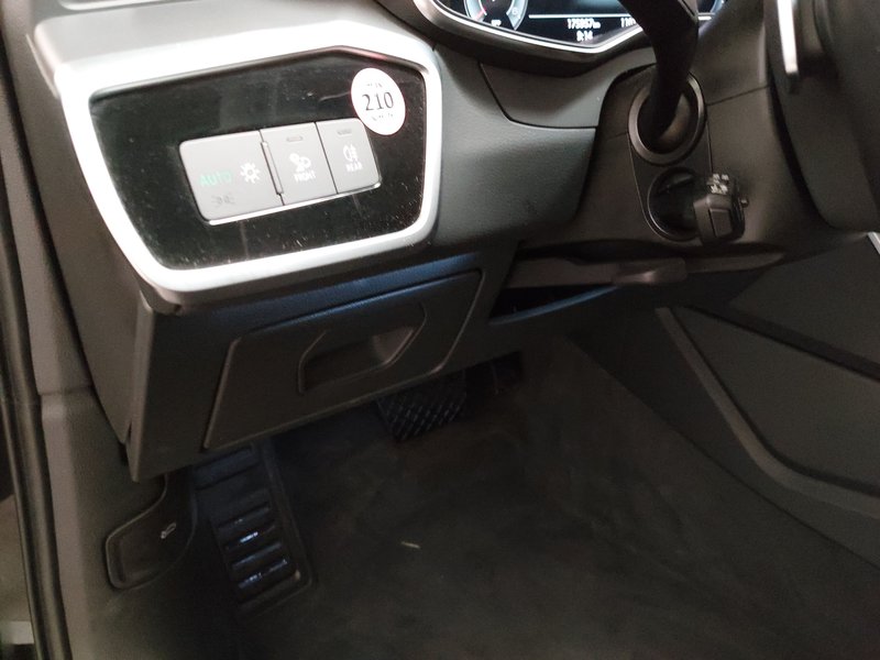 Audi A6 Avant 40 TDI automatik • ACC • koža — 7
