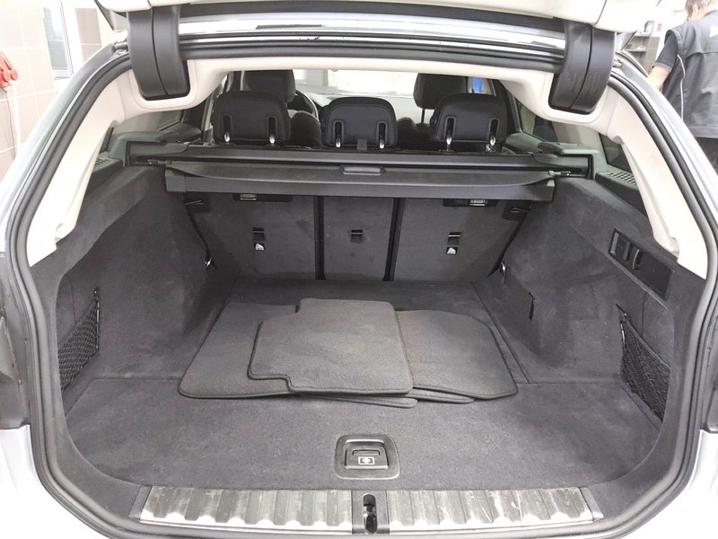 BMW 318d Touring Advantage • LED • digitalni instrumenti — 12