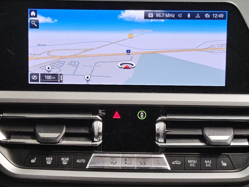 BMW 318d Touring Advantage • LED • digitalni instrumenti — 7