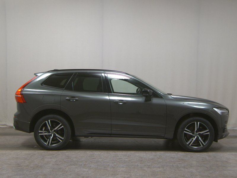 Volvo XC60 B4 D R-Design automatik • AHK • el. peta vrata