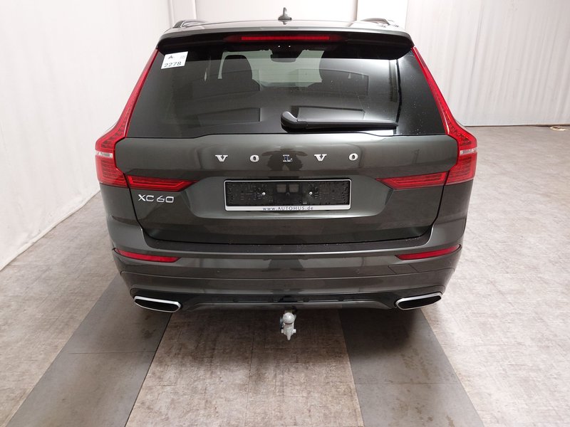 Volvo XC60 B4 D R-Design automatik • AHK • el. peta vrata — 14