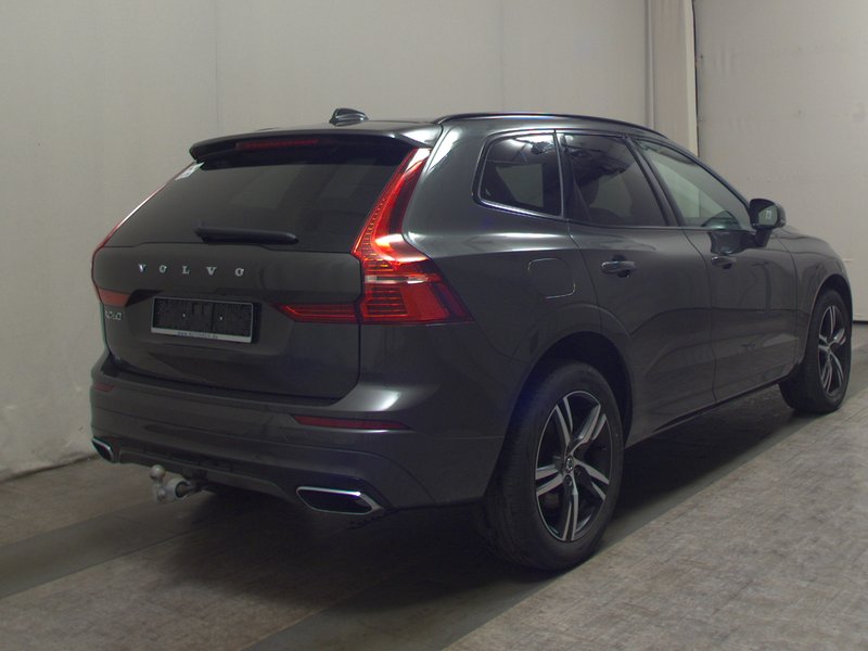 Volvo XC60 B4 D R-Design automatik • AHK • el. peta vrata — 4
