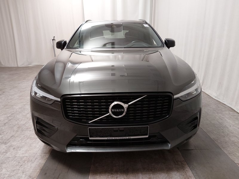 Volvo XC60 B4 D R-Design automatik • AHK • el. peta vrata — 9