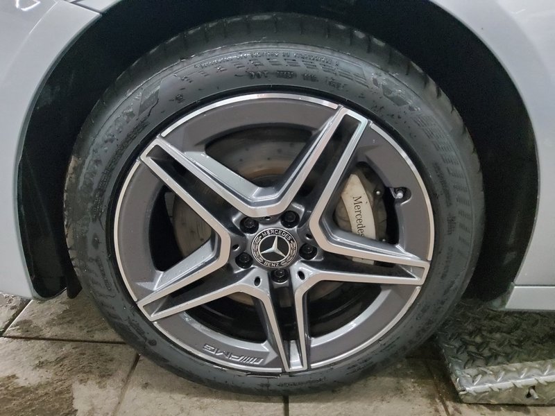 Mercedes-Benz E 300 de 4MATIC karavan automatik AMG Line • ACC • LED — 11