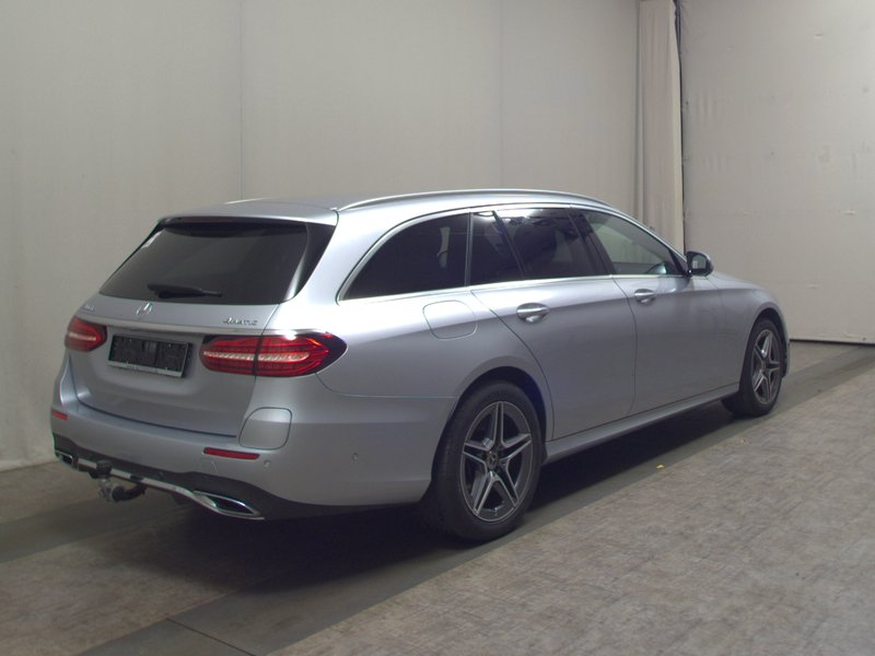 Mercedes-Benz E 300 de 4MATIC karavan automatik AMG Line • ACC • LED — 4