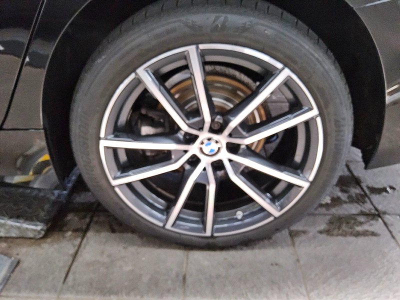 BMW 320d Touring automatik • ACC • LED — 11