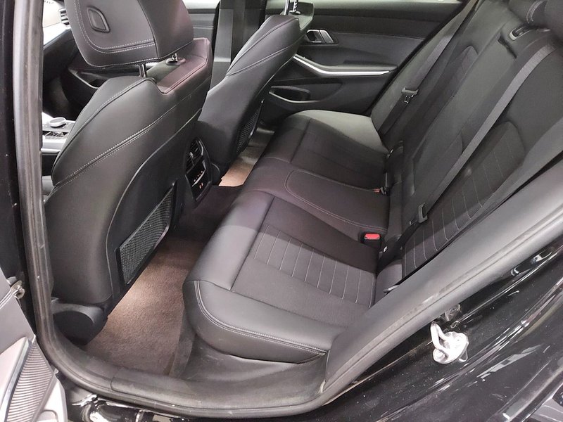 BMW 320d Touring automatik • ACC • LED — 13