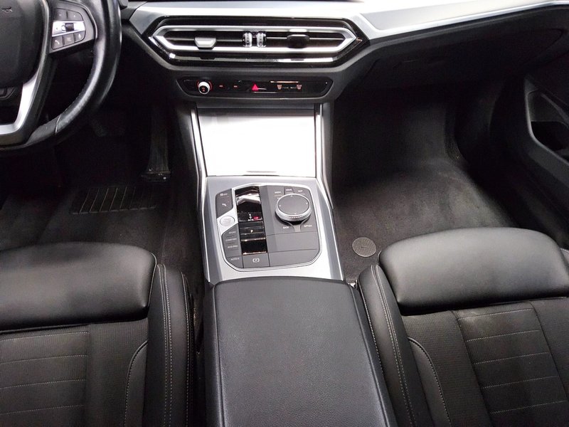 BMW 320d Touring automatik • ACC • LED — 6
