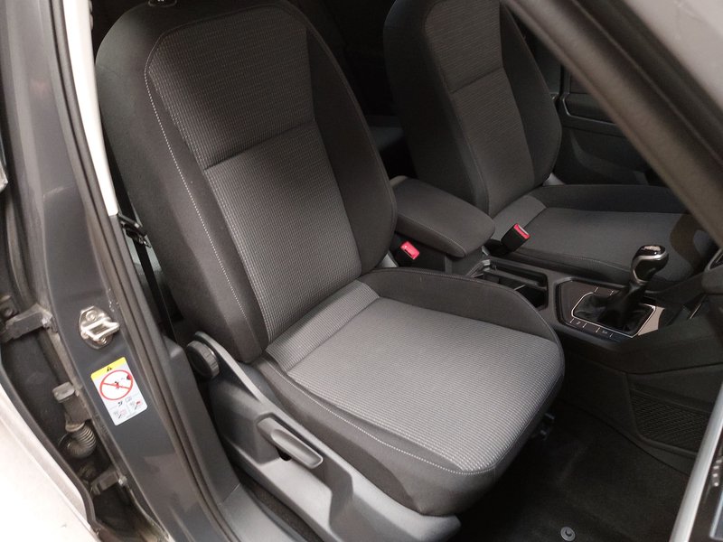 Volkswagen Tiguan 2.0 TDI • ACC • bežično punjenje — 10