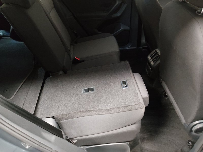 Volkswagen Tiguan 2.0 TDI • ACC • bežično punjenje — 11
