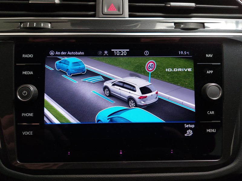 Volkswagen Tiguan 2.0 TDI • ACC • bežično punjenje — 18