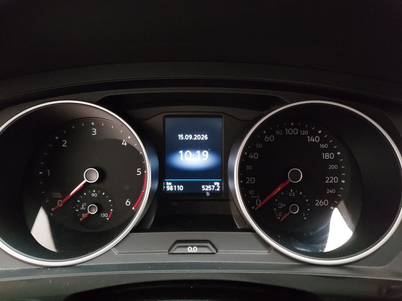 Volkswagen Tiguan 2.0 TDI • ACC • bežično punjenje — 20