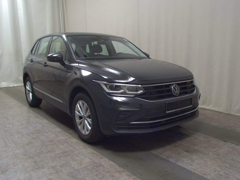 Volkswagen Tiguan 2.0 TDI • ACC • bežično punjenje — 3